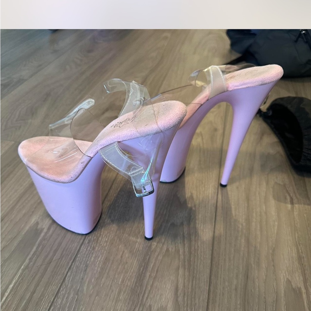 Used pleaser pink flamingo 808 heels 8 inch platforms Size 9 ankle straps